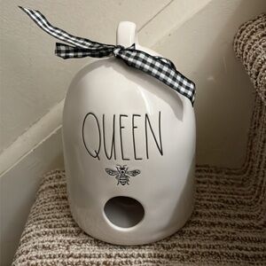 Rae Dunn White Queen Bee Birdhouse Home decor with Black checkered Ribbon